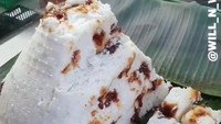 Penjual kue dongkal juga bisa ditemui di Jalan Peta Barat, Jakarta Barat. Harga per porsi dengan boks kecil dibanderol Rp 10.000. Dongkal yang masih panas dan gula merahnya meleleh sangat nikmat disantap bersama teh atau kopi. Foto: Instagram @will_n_win