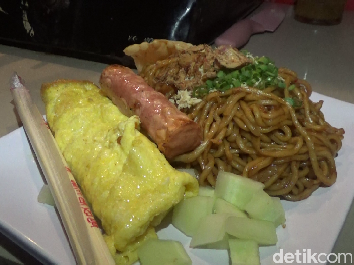 Kuliner mi pedas di Lumajang dengan sensasi lidah berjingkrak dengan level kepedasan 25 cabai