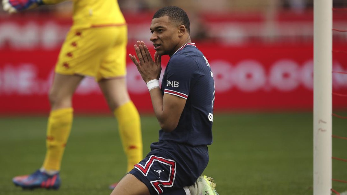 Paris Saint-Germain kena bantai di markas AS Monaco. (Foto: AP/Daniel Cole)