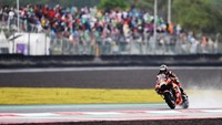 Pembalap Red Bull KTM Factory Racing Miguel Oliveira pun berhasil menjadi juara pertama diikuti pembalap Monster Energy Yamaha Fabio Quartararo dan pembalap Pramac Racing Johann Zarco.