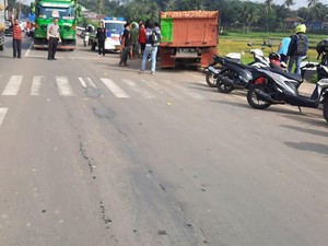 Gagal Nyalip, Truk di Cileungsi Bogor Tabrak Pemotor hingga Tewas