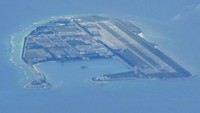 Penampakan struktur dan bangunan China di pulau buatan yang berada di Mischief Reef di gugusan pulau Spratlys, kawasan laut China Selatan, Minggu (20/3/2022).