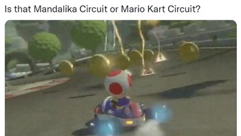 Balapan disambut petir di MotoGP Mandalika, keluar meme Mario Kart yang memang balapan disambut petir. Foto: Twitter