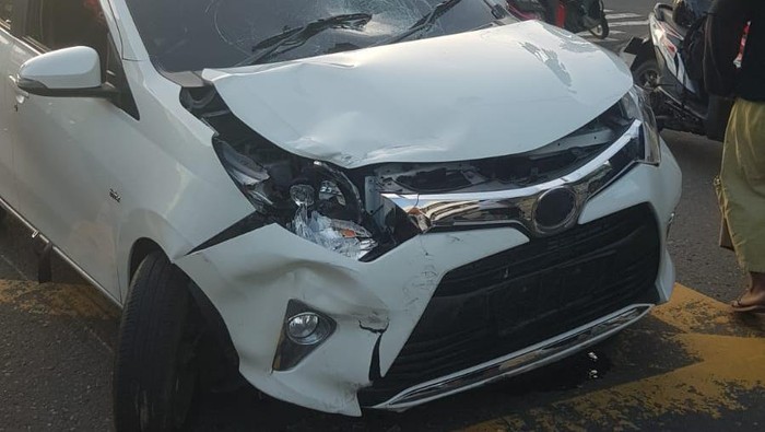 Mobil kecelakaan di Gambir usai terobos lampu merah