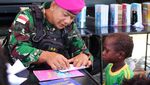 Mobil Pintar Marinir Datang, Anak Papua Senang