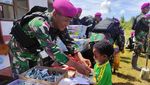 Mobil Pintar Marinir Datang, Anak Papua Senang