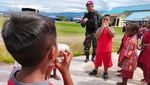Mobil Pintar Marinir Datang, Anak Papua Senang