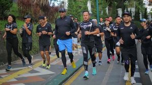 Momen Wali Kota Bogor Bima Arya Lari Pagi