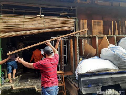 pasar turi dibongkar jelang dibuka 22 maret