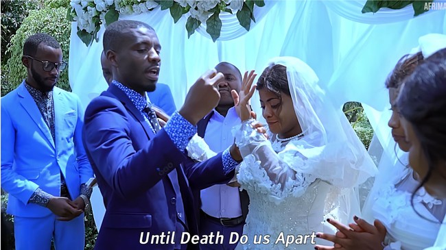 Awalnya ketika kami beri tahu dia dia harus menikahi kami semua, dia terkejut. Tapi karena dia sudah jatuh cinta dengan kami semua, tidak ada yang bisa menghentikan rencana kami karena kami juga jatuh cinta dengannya, kata Natalie kepada AfriMax.Foto: YouTube AfriMax