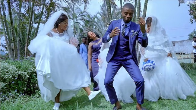 Sebelumnya Natalie, Natasha, dan Nadege selalu berpikir bahwa pernikahan akan memisahkan mereka. Ternyata setelah jatuh cinta dengan orang yang sama, kembar tiga itu sadar mereka bisa berbagi pasangan. Untungnya, Luwizo tidak protes dengan ide tersebut meski awalnya memang terkejut.Foto: YouTube AfriMax