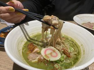 Ramen For The Soul: Sluuurp! Gurih Semerbak Ramen Berkuah Matcha