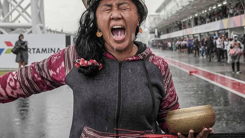 Jepang Diguyur Hujan Deras, MotoGP Butuh Rara Si Pawang Hujan
