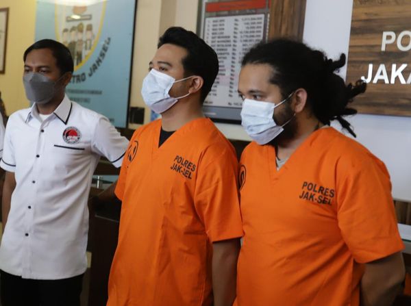 Penampakan Roby Geisha Hat-trick Ditangkap Polisi karena Ganja