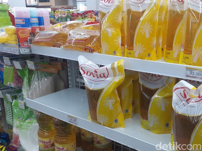 Stok minyak goreng di minimarket Jl Sriwijaya No 14, Senin (21/3/2022).