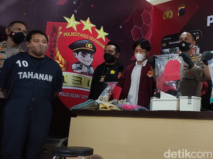 Suasana jumpa pers kasus ayah perkosa anak kandung hingga tewas di Polrestabes Semarang, Senin (21/3/2022).
