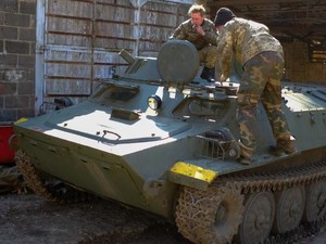 Kisah Tentara Ukraina Rampas dan Daur Ulang Senjata Rusia