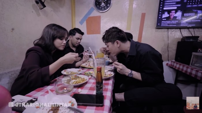 Thariq-Fuji dan Lesti-Billar Makan Bareng di Warung Gule