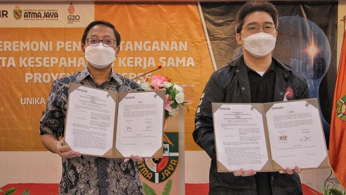 Unika Atma Jaya Kembangkan Mata Kuliah di Metaverse Universitas Katolik Indonesia (Unika) Atma Jaya bekolaborasi dengan PT WIR Asia. Mereka mengembangkan mata kuliah di metaverse sebagai bagian dari ekosistem Metaverse Indonesia.