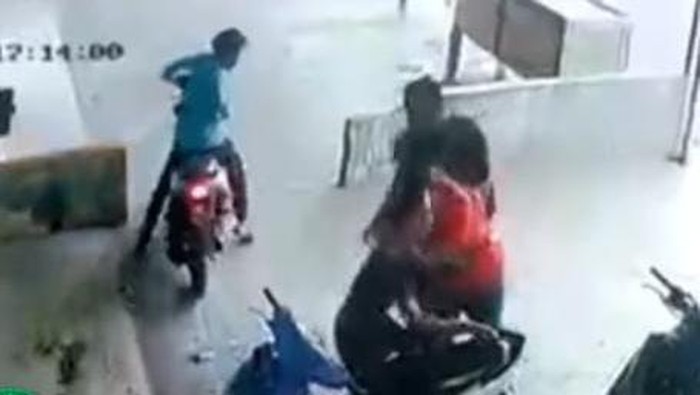 Video yang menyebut anggota Polres Binjai menjebak warga terkait narkoba viral di medsos. Begini penjelasan kapolres. (Screenshot video viral)
