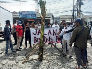 Pemkot Siapkan Dana Perbaikan Jalan Rusak di Batu Ceper yang Diprotes Warga