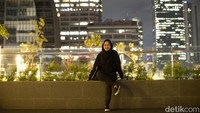 Di tempat ini pengunjung bisa berfoto-foto dengan latar belakang gedung pencakar langit di kawasan Thamrin.