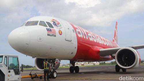 AirAsia Berhad terbang Kuala Lumpur-Bali