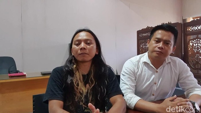 Dede Inoen menyampaikan permohonan maaf soal konten ngumpet di kolong rel kereta api.