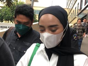 Istri Jenguk Doni Salmanan di Bareskrim: Mohon Doanya Ya