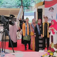 Amalia kemudian kembali bangkit dan mulai berdamai memaafkan diri sendiri dan orang lain. Contohnya kayak diet dan perawatan juga ikut hal-hal positif yang bisa bantu aku glow up. Termasuk pada saat aku jadi finalis Putri Banten 2021. Saat-saat aku sudah mulai bisa melawan insecureku, kenangnya. Ia kini sudah tidak pernah merasa insecure lagi dan aktif bekerja sebagai brand specialist di salah satu perusahaan startup. Foto: Dok. Instagram @amalia.idris.