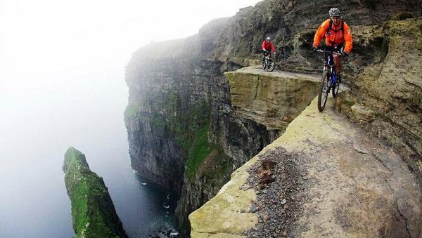 Foto Menakutkan dari Ketinggian, Jangan Lihat Kalau Acrophobia