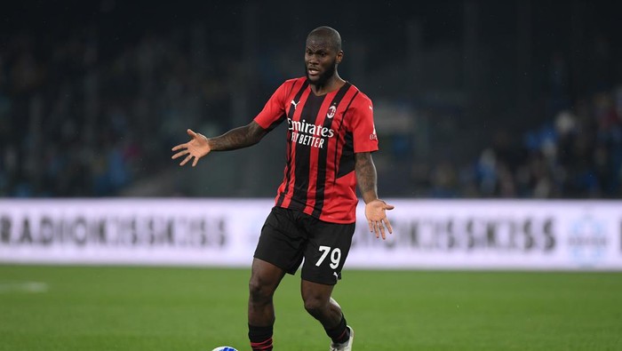 NAPLES, ITALY - MARCH 06: Franck Kessie of AC Milan during the Serie A match between SSC Napoli and AC Milan at Stadio Diego Armando Maradona on March 06, 2022 in Naples, Italy. (Photo by Francesco Pecoraro/Getty Images)