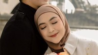 Selain merayakan lebaran pertama sebagai suami-istri, Ryan dan Ricis juga tengah menanti kelahiran sang buah hati. Dok. Instagram/riaricis1795
