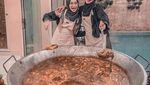 Momen Romantis Ria Ricis dan Suami Saat Makan di Resto Bawah Laut
