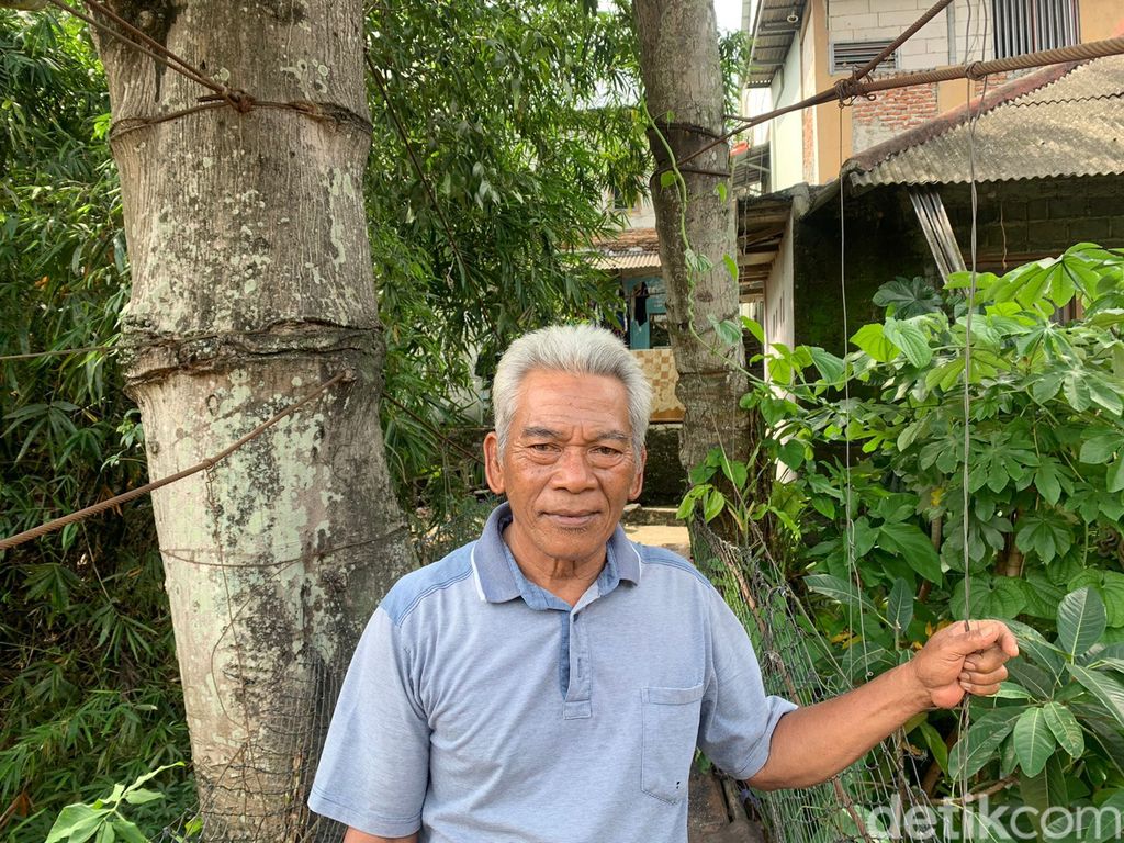 Gozali, Ketua RT 05 RW 07, Kelurahan Pasir Gunung Selatan, Cimanggis, Kota Depok. (Mulia Budi/detikcom)