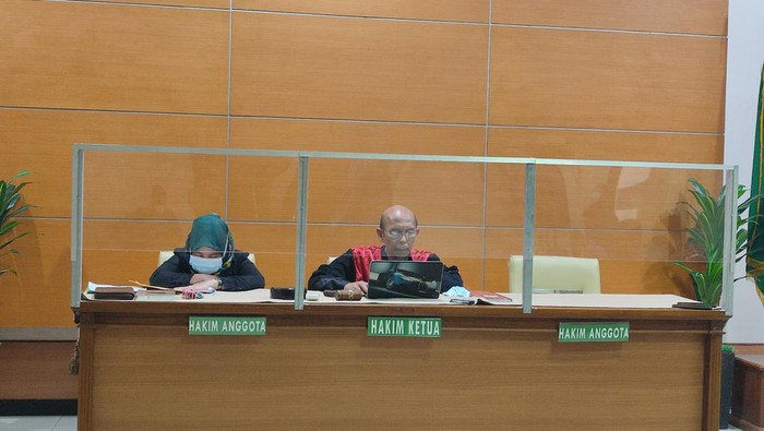 Hakim Tolak Praperadilan Kasus Heli AW-101