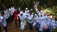Tradisi Nyepuh yang sudah berlangsung secara turun temurun tersebut merupakan upacara adat warga Desa Ciomas untuk mensucikan diri lahir dan batin sebelum melaksanakan ibadah puasa di bulan suci Ramadhan. 