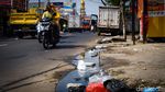 Jorok! Sampah Menumpuk di Karang Tengah Tangerang