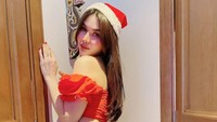 Banyak komen negatif dibilang pelakor. Aku nggak kayak gitu, hey, netizen! Hotman tuh kayak abang aku, kata Kar Katherine dalam sebuah kesempatan. (Foto: dok. Instagram @kar_katherine)