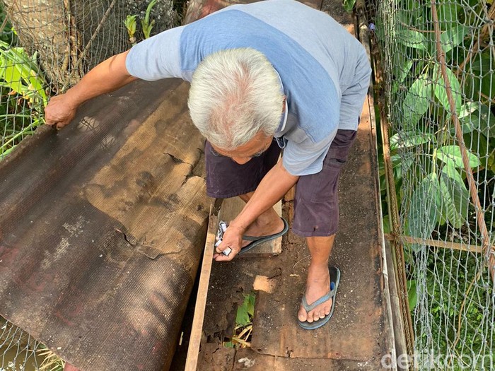 Ketua RT 05 RW 07, Kelurahan Pasir Gunung Selatan, Cimanggis, Kota Depok, Gozali, di Jembatan Indiana Jones. (Mulia Budi/detikcom)