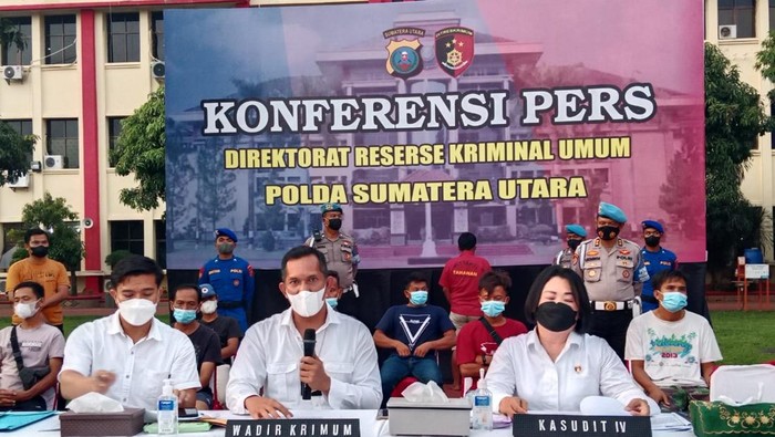 Konferensi Pers di Mapolda Sumut Terkait Kapal Membawa PMI Karam