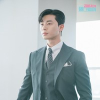 Park Seo JoonDebut Park Seo Joon yang dikenal sebagai aktor drakor di Hollywood juga sangat dinantikan. Apalagi ia akan bermain dalam sekuel Captain Marvel berjudul The Marvels bersama para pesohor, seperti Brie Larson dan Zawe Ashton. Laporan terbaru menyebutkan pemain Itaewon Class itu akan berperan sebagai Noh-Varr yang biseksual. Foto: Dok. Instagram