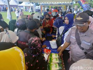 Emak-emak di Bone Serbu Pasar Murah Jelang Ramadan, Minyak Goreng Tak Dijual