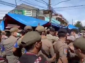 Pembongkaran Lapak PKL di Rangkasbitung Ricuh!