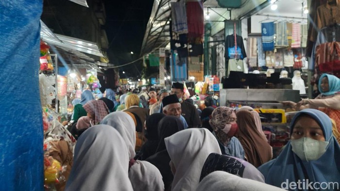 Peziarah di Ampel