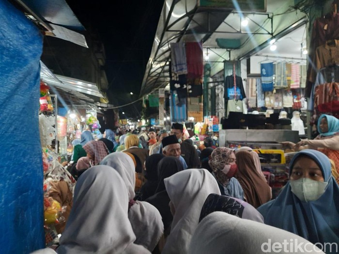 Peziarah di Ampel