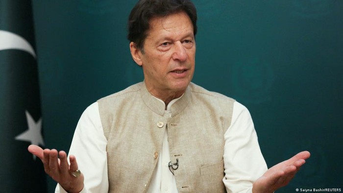 PM Imran Khan Tampil Agresif Hadapi Pemakzulan