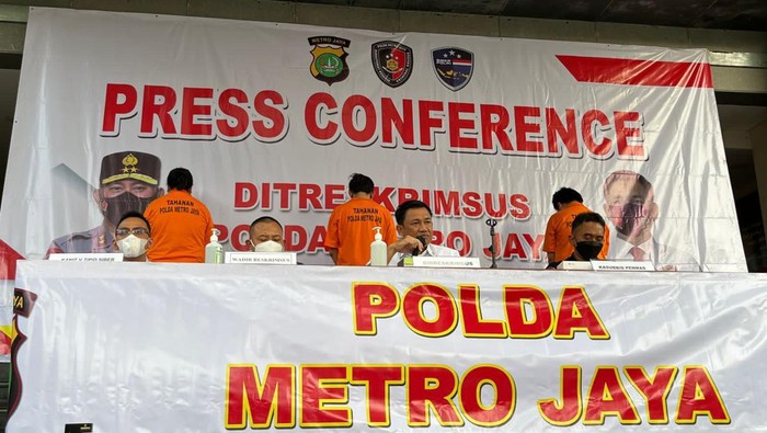 Polda Metro Jaya merilis kasus penipuan investasi robot trading Fahrenheit