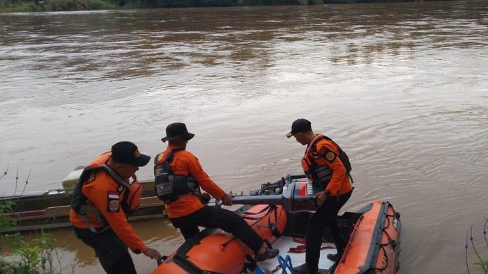 Pria tukang kayu di Konawe Utara nekat seberangi sungai  hilang terseret arus (Dok. Istimewa)