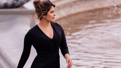 Gaya Sederhana nan Elegan Priyanka Chopra